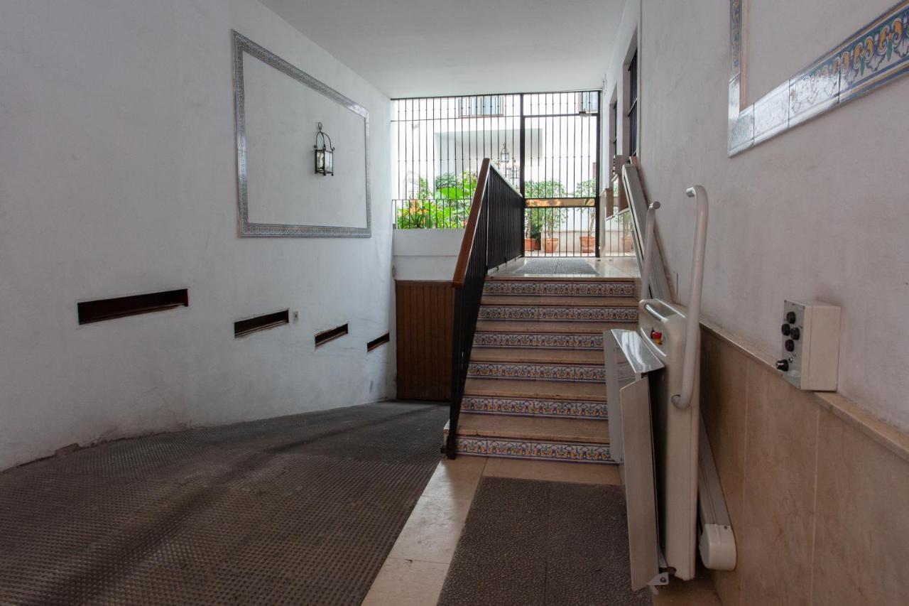 Pikis Apartment Center 1 Sevilla Eksteriør billede
