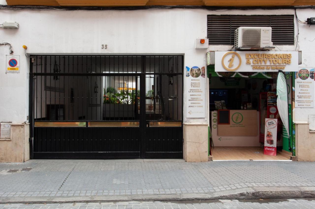 Pikis Apartment Center 1 Sevilla Eksteriør billede